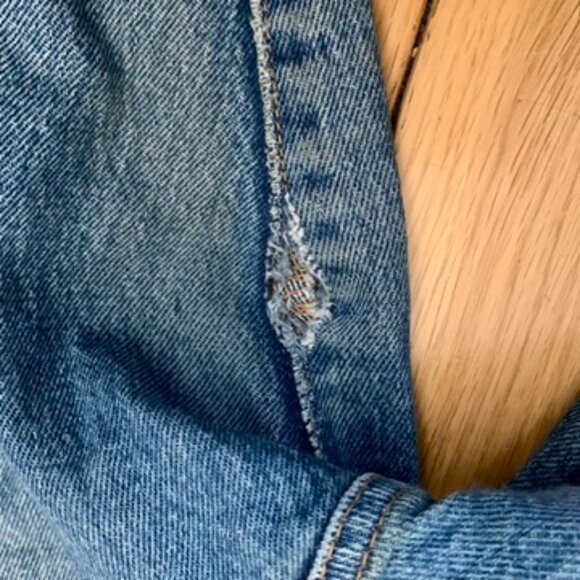 Levi's Big E Fly Button Size 30 Distressed Vintage 90s Y2K Light Denim Ripped - Picture 6 of 6
